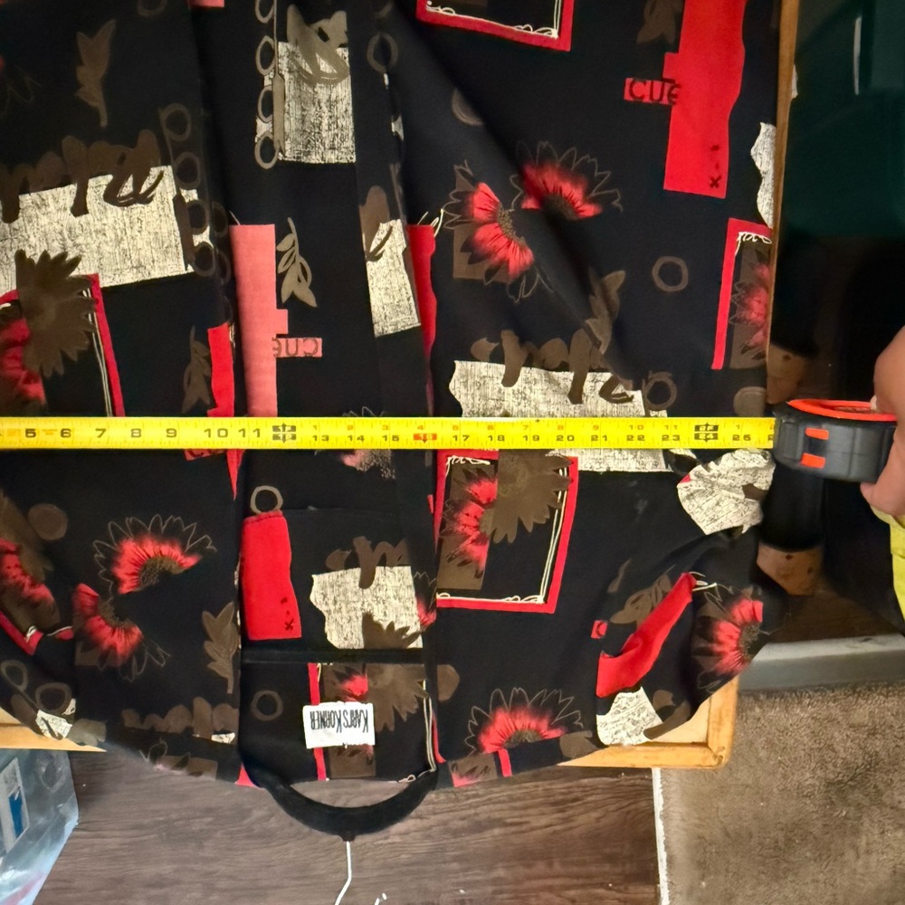 Chic Black And Red Patterned Blazer - image 2